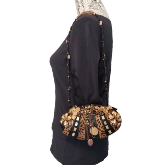 Mary Frances Vintage WildFlowers Hand-Beaded Bag - Picture 4 of 8